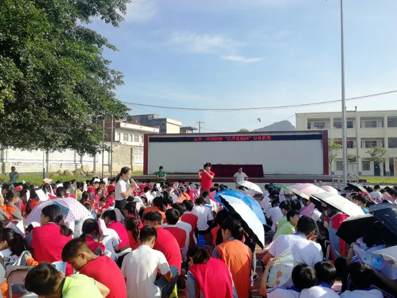 瀛和贵港所律师送法进校园，弘扬法治精神，构建和谐校园